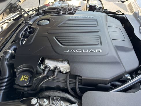 Certified 2022 Jaguar F-TYPE R AWD/4WD image 28