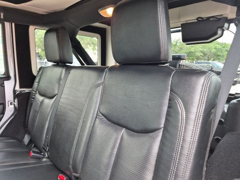 Used 2015 Jeep Wrangler Unlimited Sport w/ Quick Order Package 24S AWD/4WD image 13