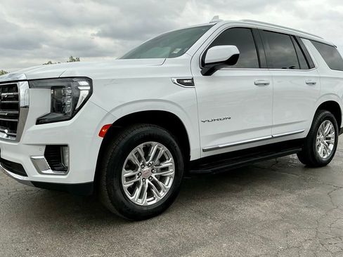 Used 2023 GMC Yukon SLT AWD/4WD image 7