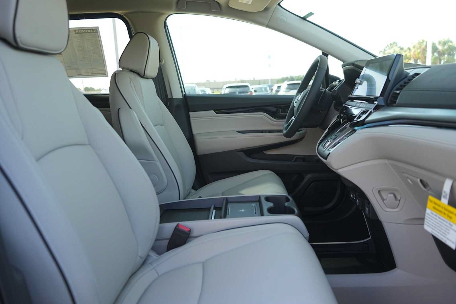 New 2027 Honda Odyssey Touring image 14