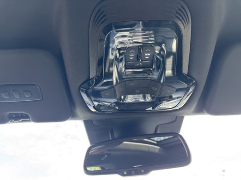 Certified 2023 Alfa Romeo Stelvio Veloce AWD/4WD image 25