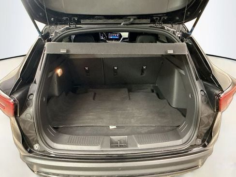Used 2025 Chevrolet Trax RS w/ Sunroof Package FWD image 26