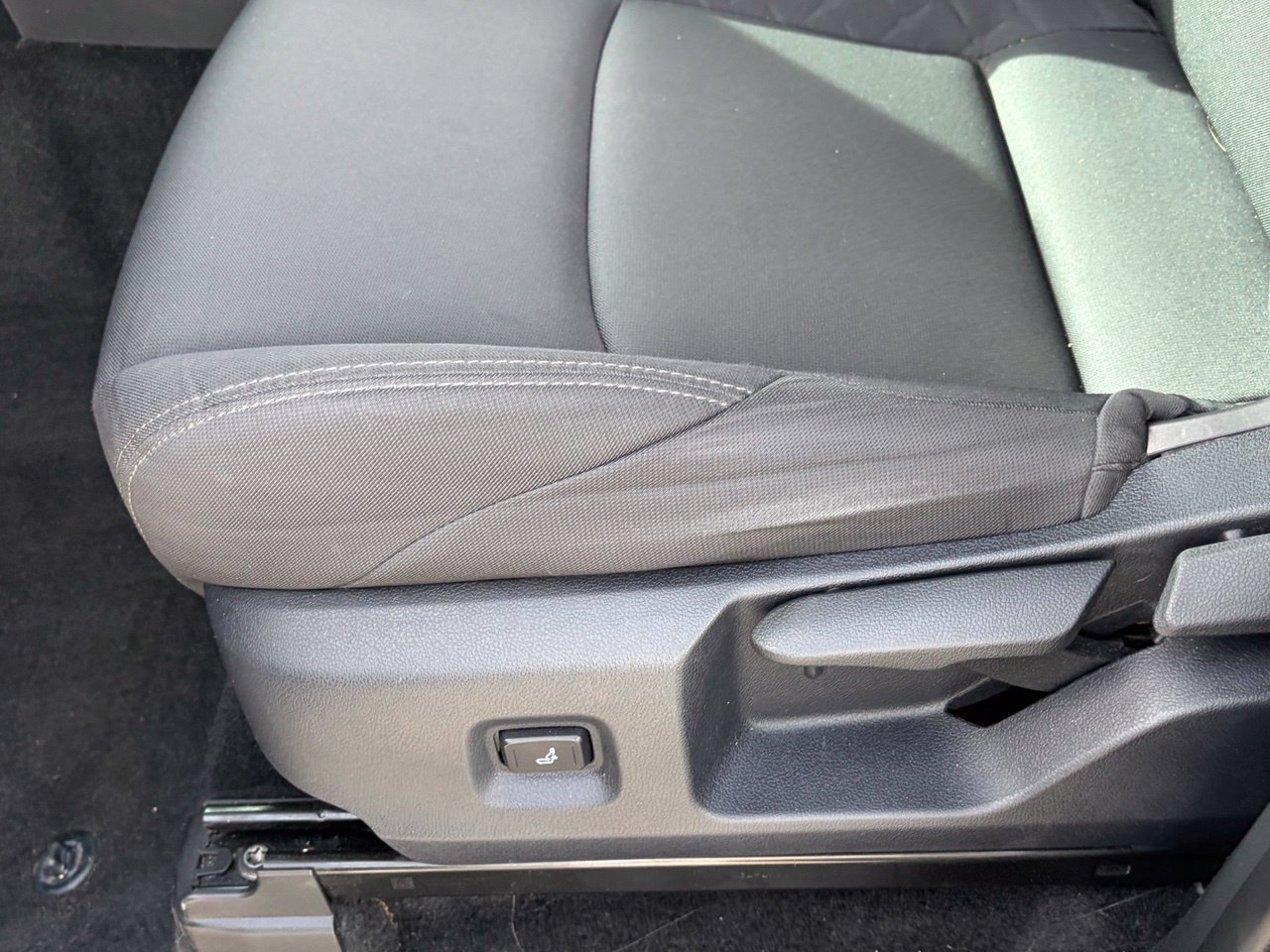 Used 2025 Toyota Tacoma SR5 RWD image 4