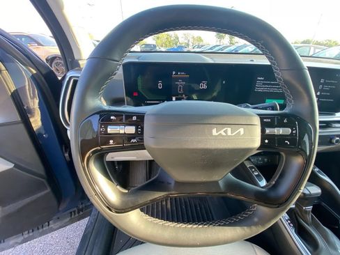 Certified 2026 Kia Sorento S w/ S Panoramic Sunroof Package FWD image 13
