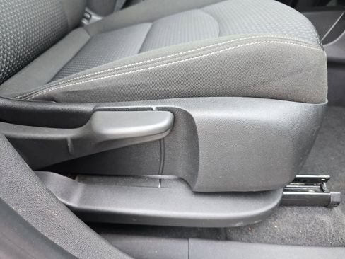 Used 2024 GMC Terrain SLE AWD/4WD image 12