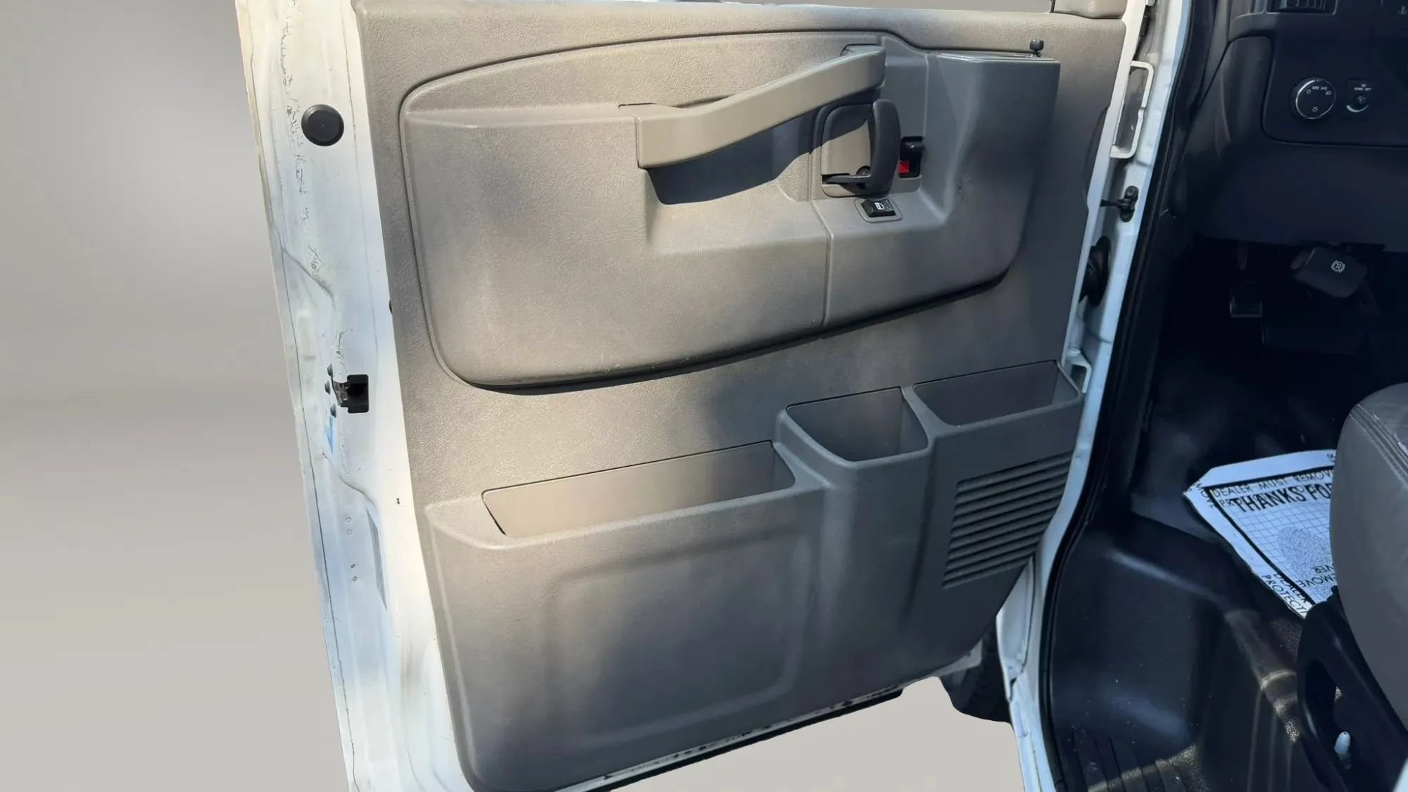 Used 2019 Chevrolet Express 2500 w/ Communications Package RWD image 9