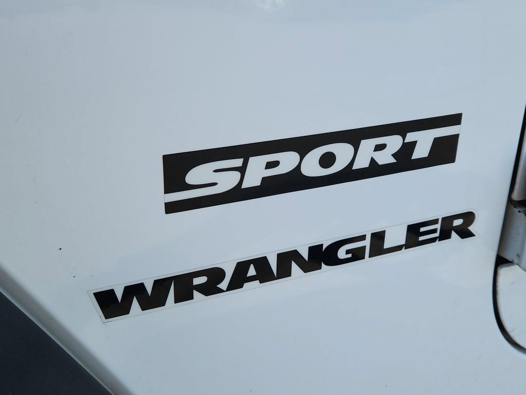 Used 2014 Jeep Wrangler Sport AWD/4WD image 5