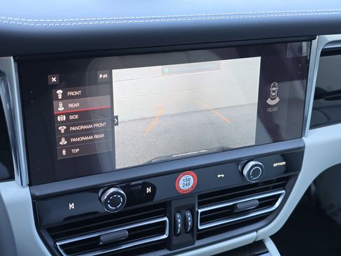 New 2026 Porsche Macan image 12