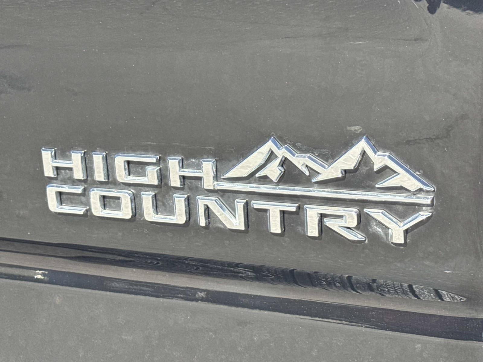 Used 2022 Chevrolet Silverado 1500 High Country w/ Technology Package AWD/4WD image 31
