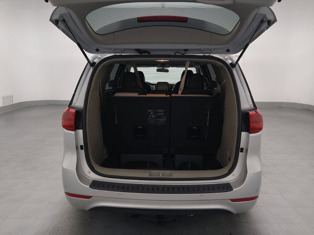 Used 2017 Kia Sedona LX w/ LX Essentials Premium Package FWD image 29