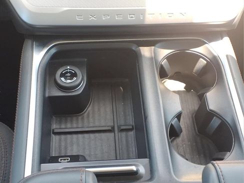Used 2025 Ford Expedition Max Active RWD image 18