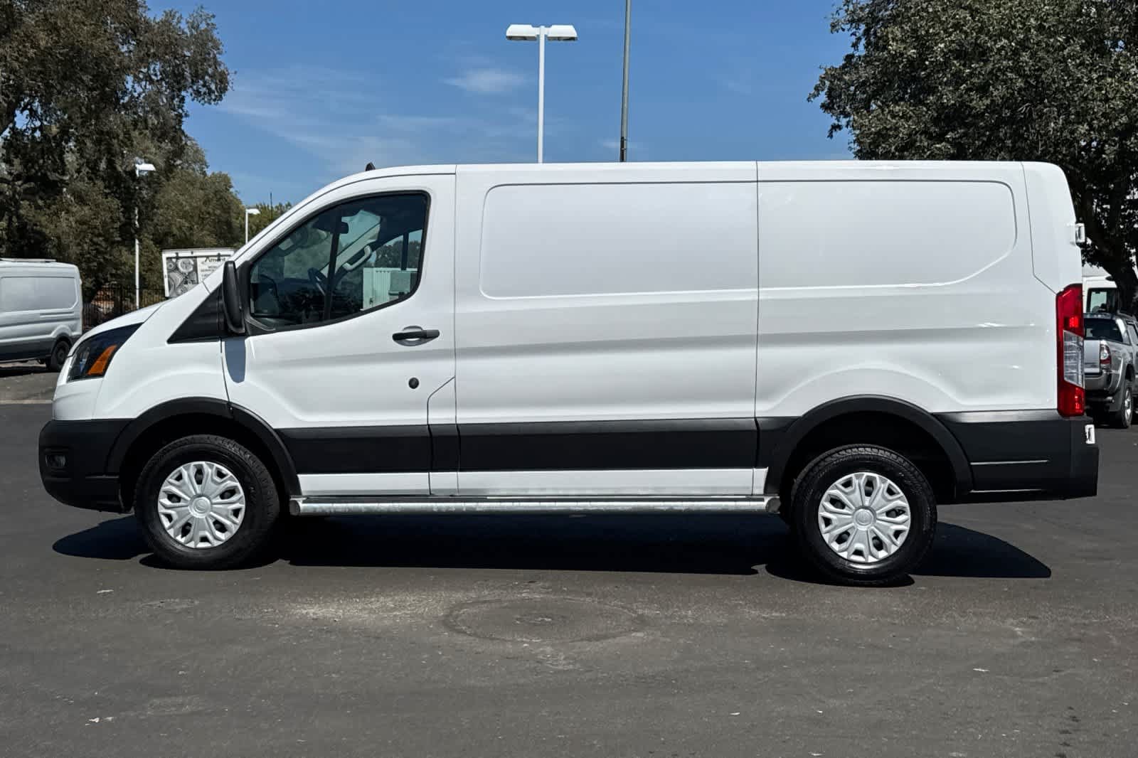 Used 2025 Ford Transit 250 Low Roof w/ Exterior Upgrade Package RWD image 4