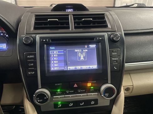 Used 2014 Toyota Camry LE image 13