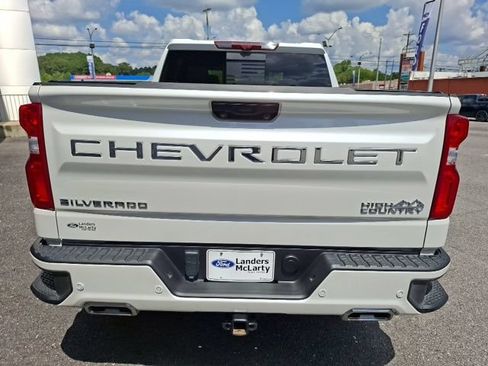 Used 2025 Chevrolet Silverado 1500 High Country w/ Technology Package AWD/4WD image 4