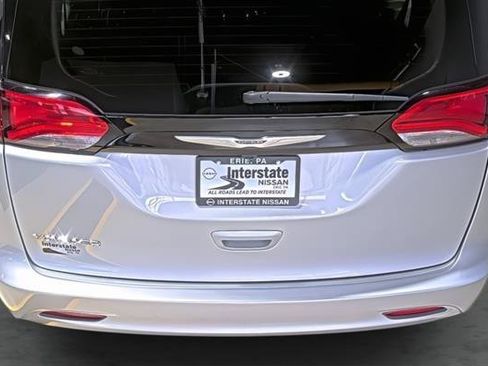 Used 2023 Chrysler Voyager LX FWD image 12