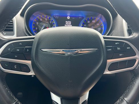 Used 2019 Chrysler 300 Touring RWD image 22
