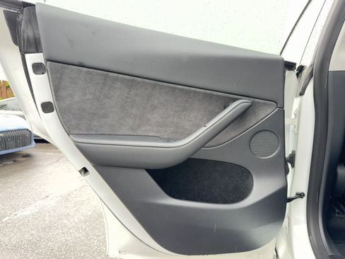 Used 2023 Tesla Model Y Long Range AWD/4WD image 14