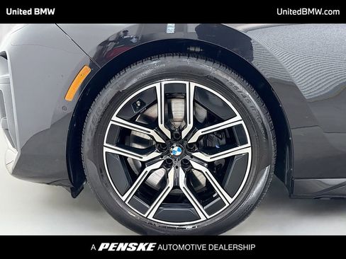 Used 2025 BMW 760i xDrive 760i xDrive w/ Executive Package image 2