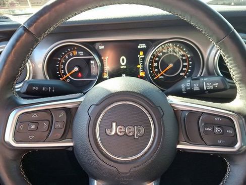 Used 2018 Jeep Wrangler Unlimited Sahara image 20