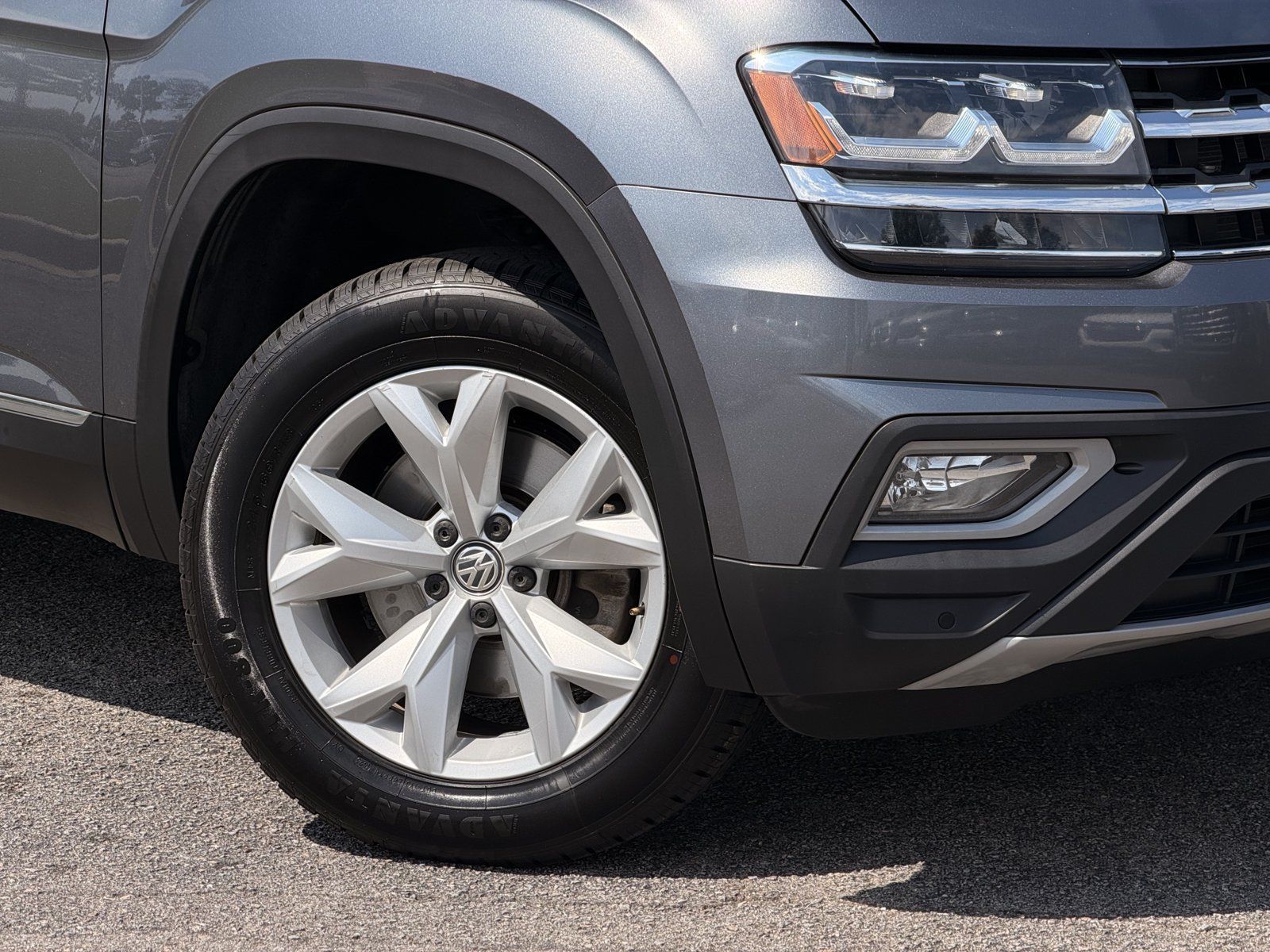 Used 2018 Volkswagen Atlas SEL FWD image 3