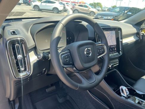 New 2026 Volvo XC40 B5 Ultra w/ Protection Package Premier AWD/4WD image 14