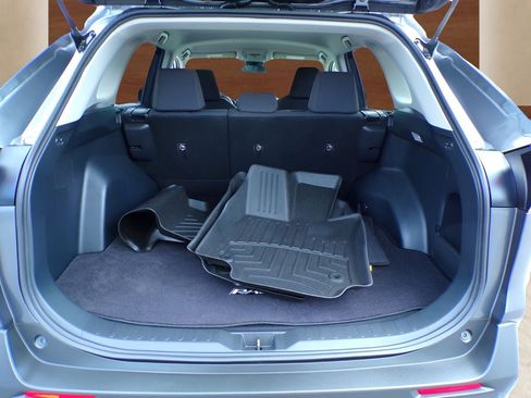 Used 2019 Toyota RAV4 LE w/ Carpet Mat Package AWD/4WD image 10