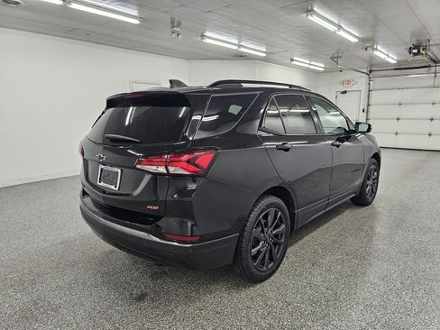 Used 2023 Chevrolet Equinox RS FWD image 4
