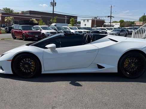 Used 2019 Lamborghini Huracan LP 580-2 RWD image 3