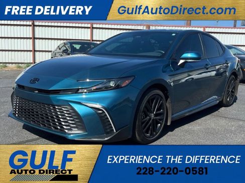 Used 2026 Toyota Camry SE w/ Convenience Package FWD image 3