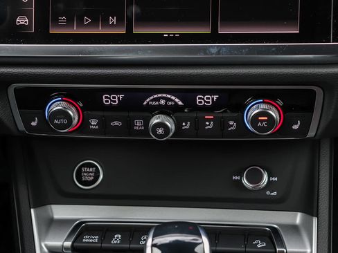 New 2025 Audi Q3 2.0T Premium image 18