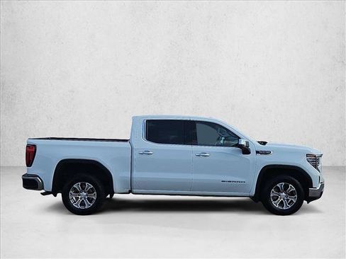 Certified 2025 GMC Sierra 1500 SLT RWD image 4