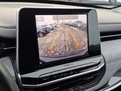 Certified 2022 Jeep Compass Latitude image 15