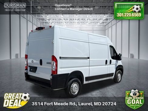 Used 2024 RAM ProMaster 2500 w/ Convenience Group FWD image 3