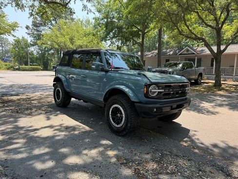 Used 2022 Ford Bronco Outer Banks w/ Sasquatch Package AWD/4WD image 3