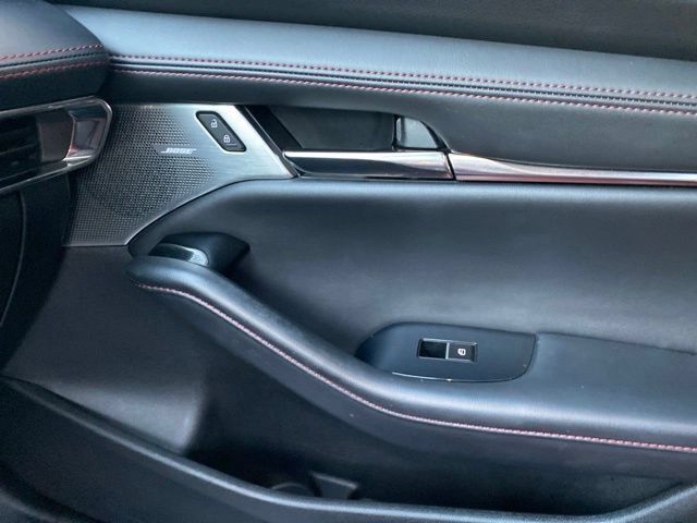 Used 2023 MAZDA MAZDA3 s FWD image 18