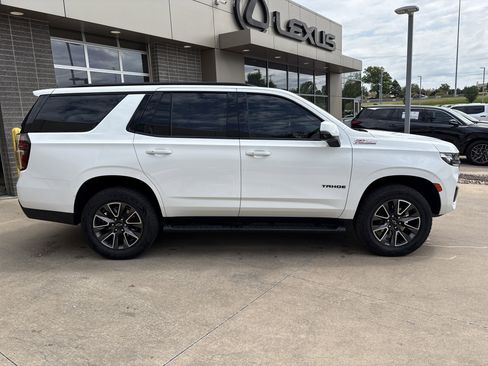 Used 2021 Chevrolet Tahoe Z71 w/ Z71 Off-Road Package AWD/4WD image 13