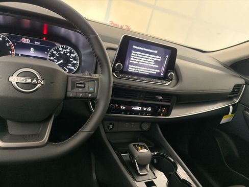 New 2026 Nissan Rogue SV FWD image 18