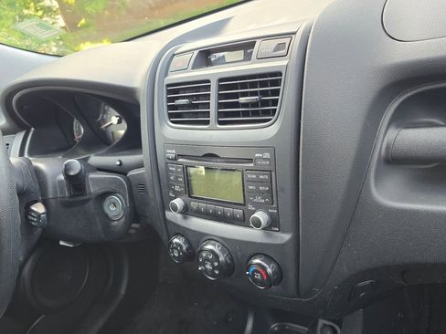 Used 2009 Kia Sportage LX image 9