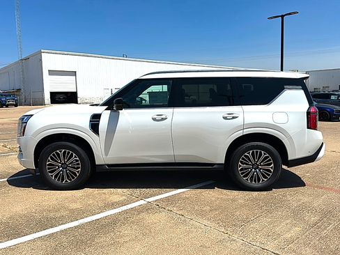 New 2026 Nissan Armada SL w/ Captain's Chari Seat Package AWD/4WD image 5