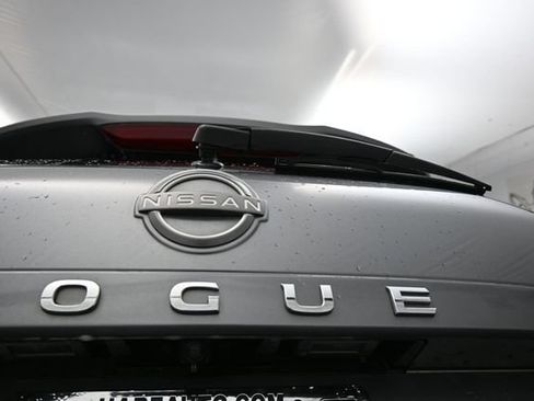 Used 2022 Nissan Rogue SV w/ SV Premium Package AWD/4WD image 26