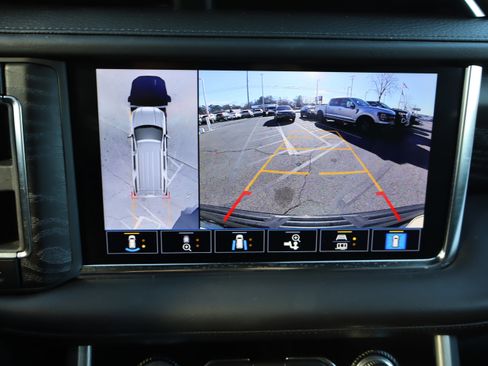 Used 2021 GMC Yukon Denali w/ Denali Premium Package image 29