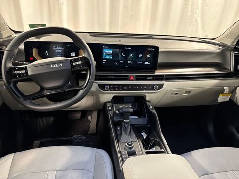 New 2026 Kia Sorento S w/ S Panoramic Sunroof Package FWD image 4