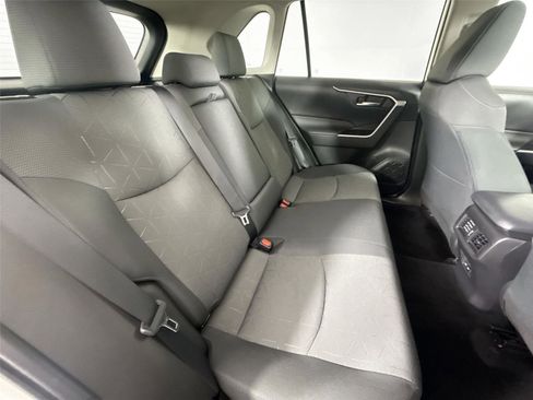 Used 2022 Toyota RAV4 XLE image 38