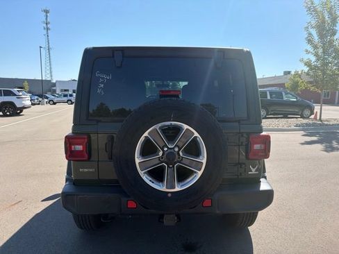 Used 2022 Jeep Wrangler Unlimited Sahara w/ LED Lighting Group AWD/4WD image 4