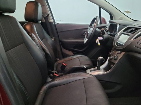 Used 2016 Chevrolet Trax LT w/ LT Convenience Package image 21