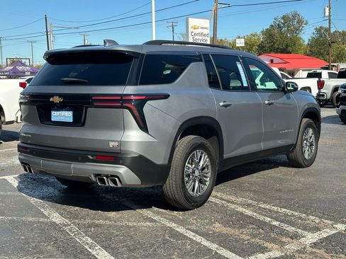 Certified 2025 Chevrolet Traverse LT image 6