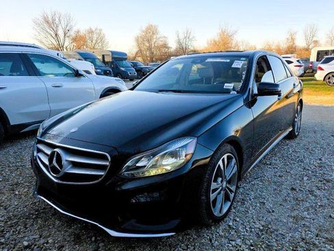 Used 2016 Mercedes-Benz E 350 Sedan w/ Premium Package image 4