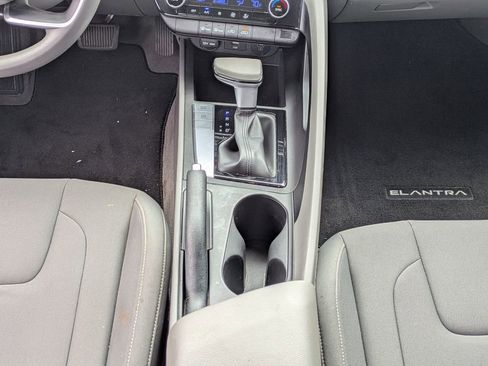 Used 2024 Hyundai Elantra SEL image 19
