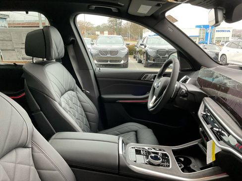 Certified 2025 BMW X5 xDrive40i w/ Executive Package image 30