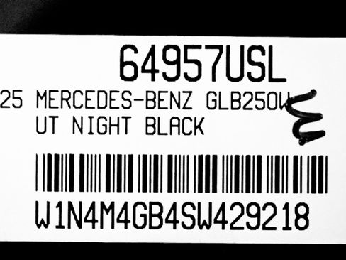 Certified 2025 Mercedes-Benz GLB 250 image 28